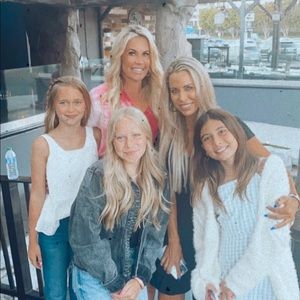 Meet your Posher, Ava